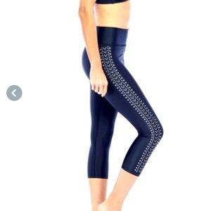 Electric Yoga Cropped Leggings with Beads Size M
